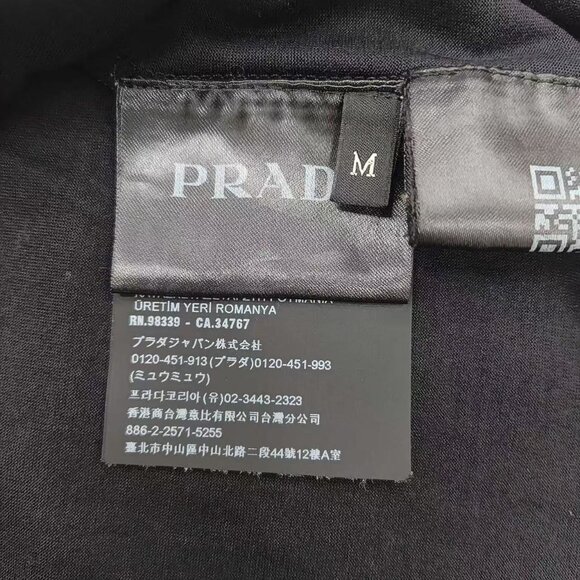 DM0039 Prada Black Short-Sleeve T-Shirt With Chest Pocket - Picture 6 of 8